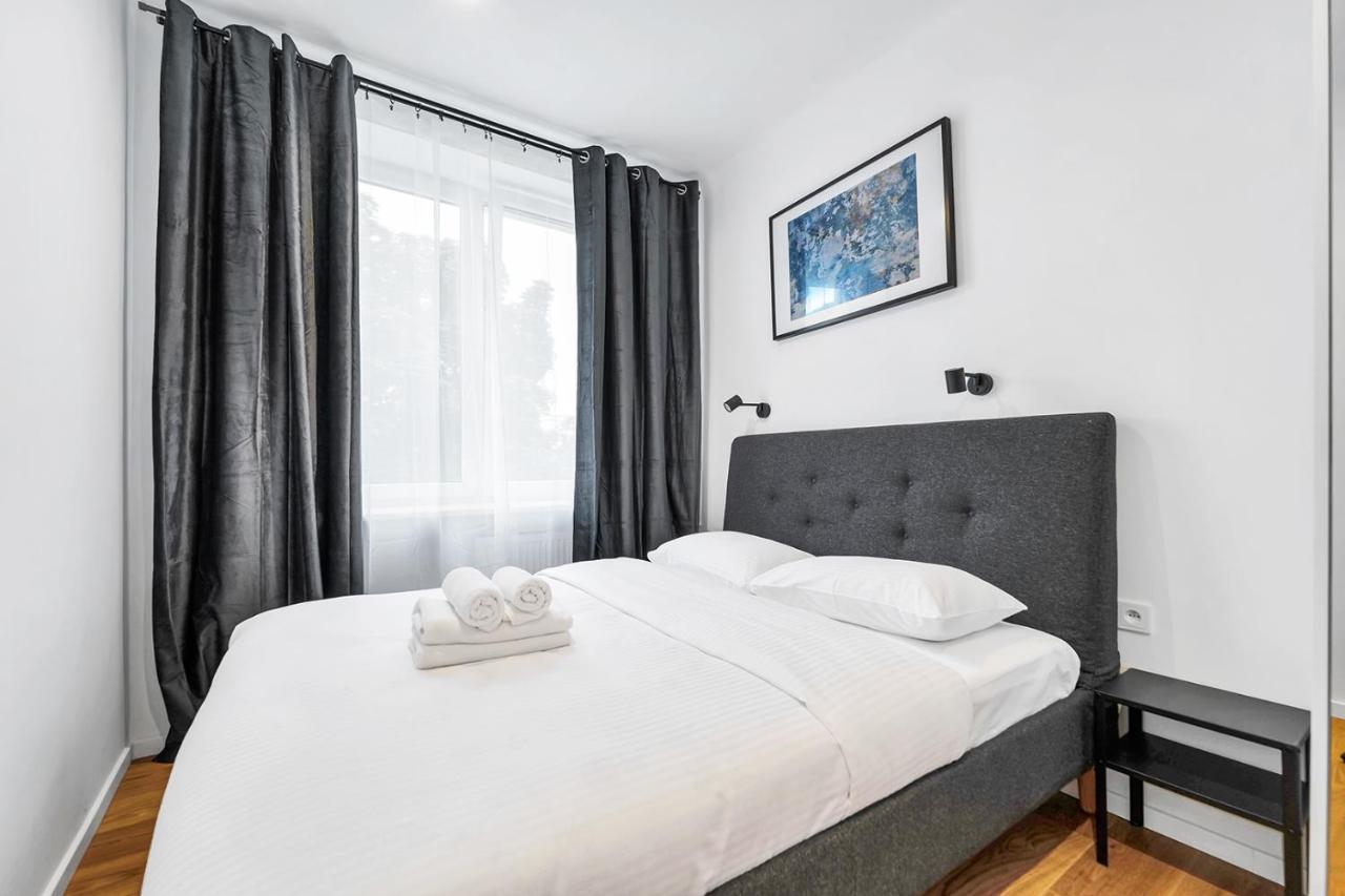 Dzielna Standard Apartment Варшава Екстер'єр фото