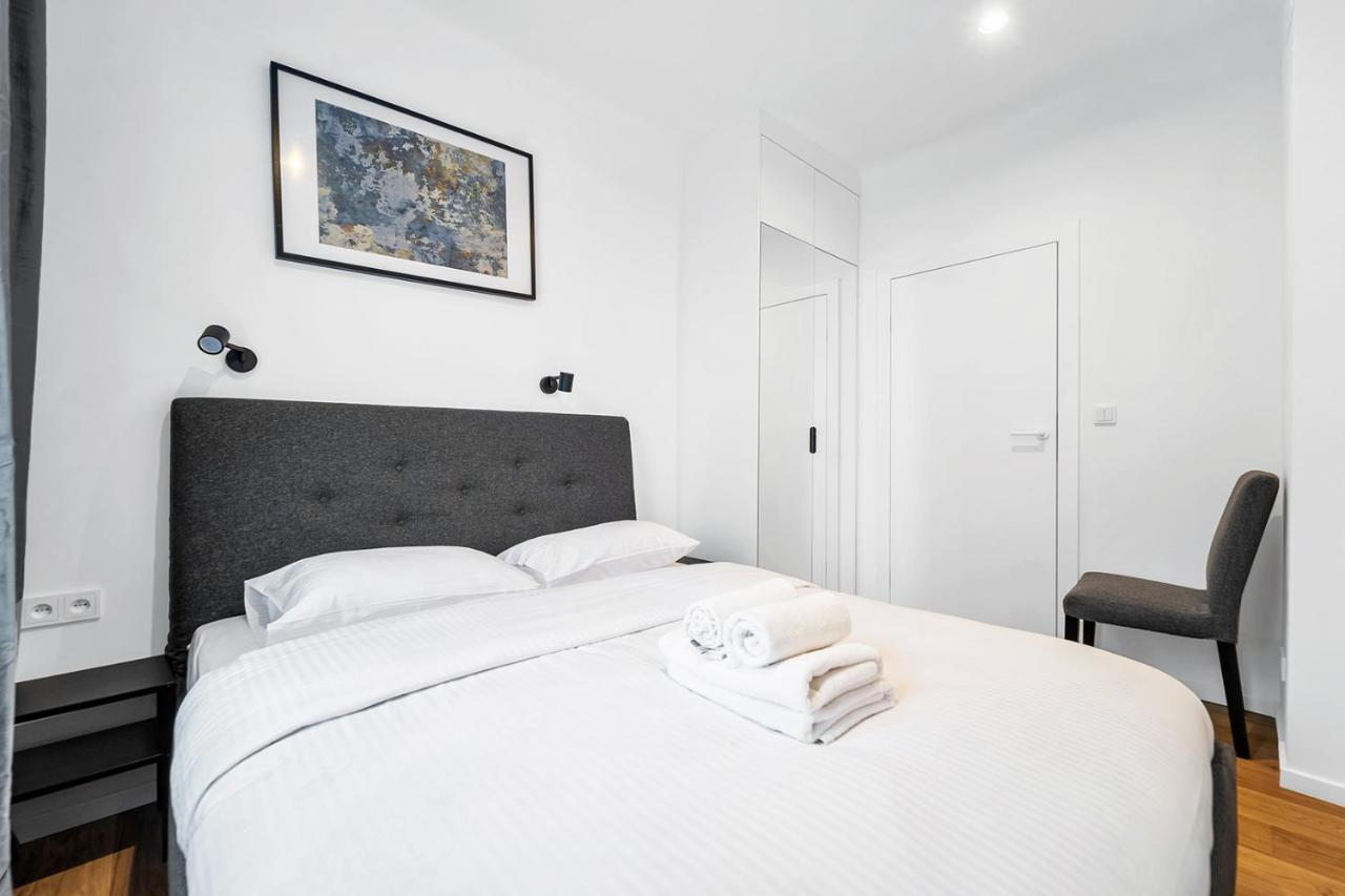 Dzielna Standard Apartment Варшава Екстер'єр фото